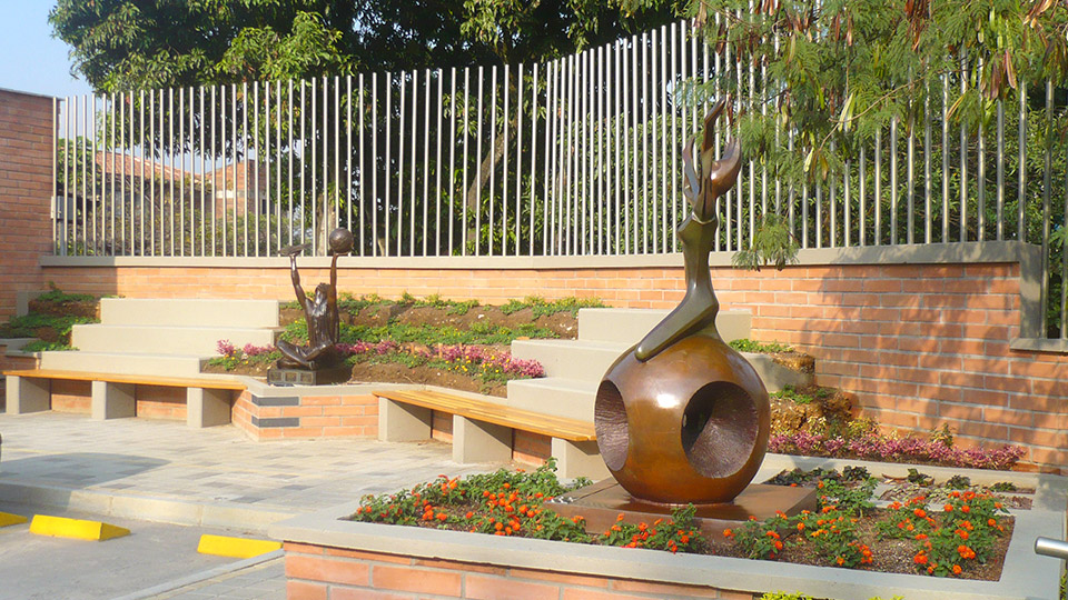 Institucional Institucional